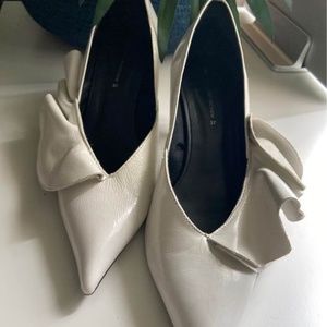 Zara Woman White Leather￼ Shoes.